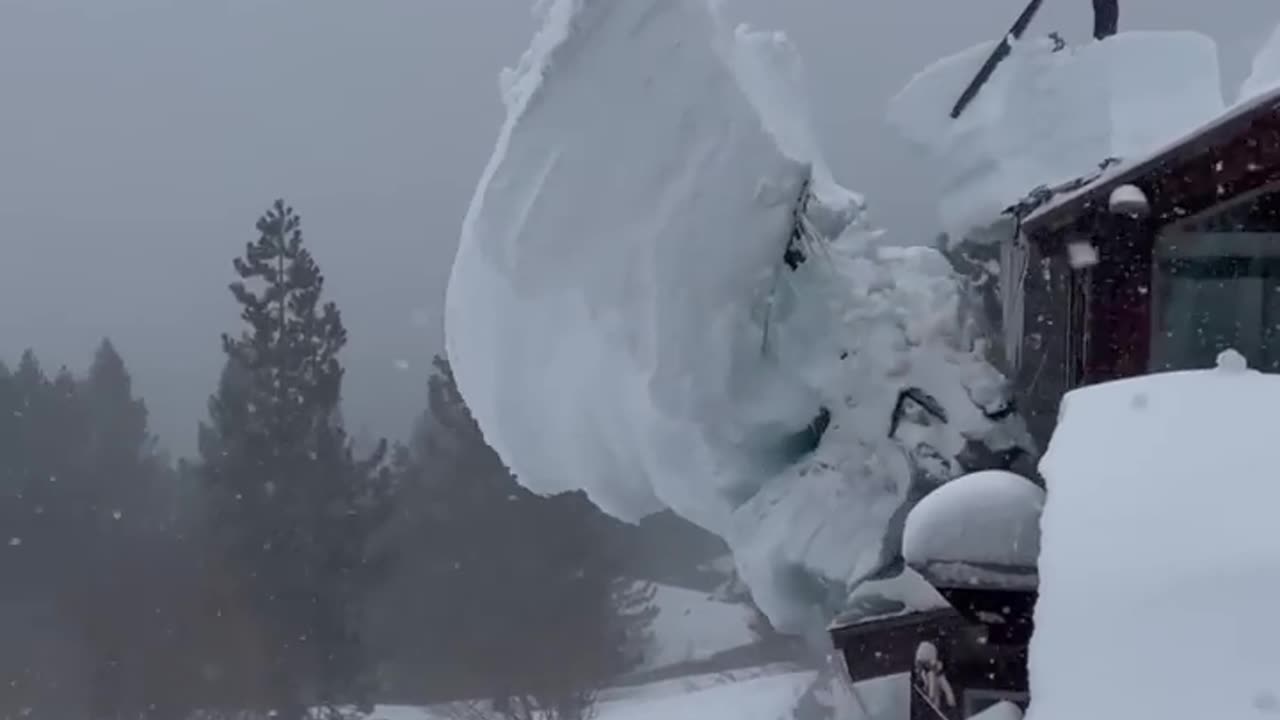 Massive slab of snow sawed off from NorCal home(720P_HD)