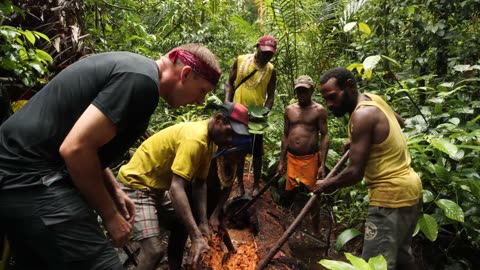Eating with the World’s Most Isolated Tribe!!! The Tree People of Papua, Indonesia!!