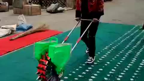 Multi-function integrated planting and fertilizer