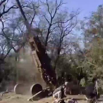 Ukrainian Artillerymen Fire Excalibur GPS Shell