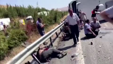 WARNING: GRAPHIC CONTENT – At least 32 killed in Turkey in separate crashes