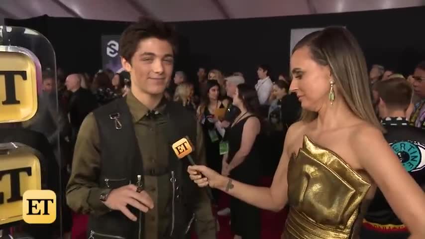 Watch Asher Angel Sing Selena Gomez's Song on 2019 AMAs Red Carpet! (Exclusive)