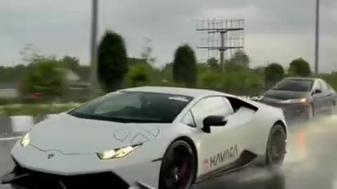 LAMBORGHINI ATTITUDE CAR STUNT SHORT VIDEO