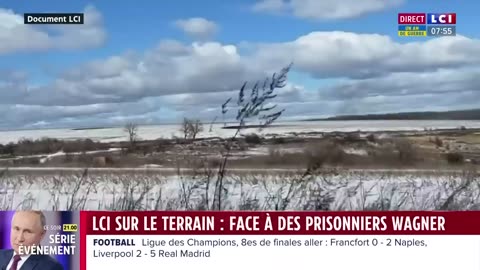 Nos reporters face à des prisonniers du groupe Wagner