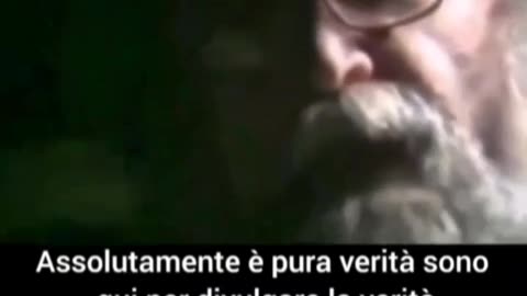 Già si dice che era pazzo Tutti quelli che dicono la verità sono pazzi compreso me...