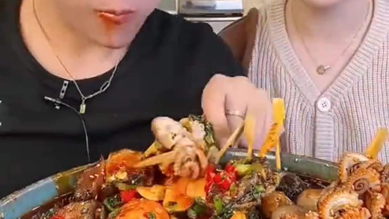 Food competition 😀😅😅😀😀😀