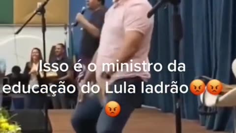 Essa coisa cuida da Educação do Brasil