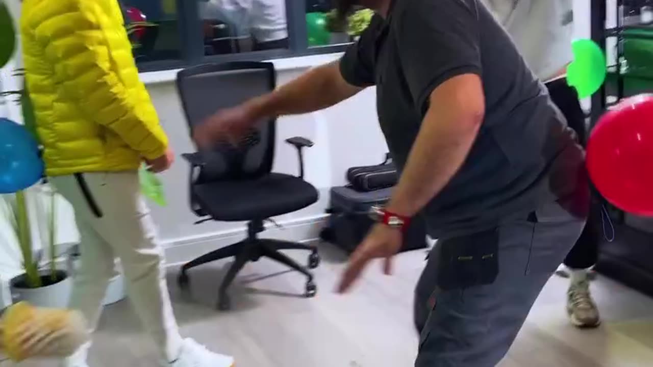 😮