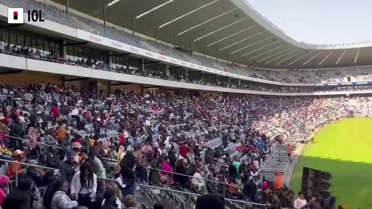 Thousands of Nasi Ispani job seekers fill up Orlando Stadium