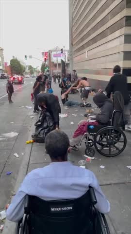 Homeless People In San Francisco Start Fighting With No Police In Sight