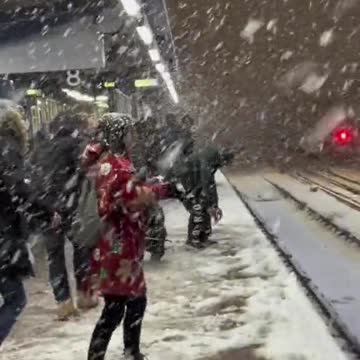 The train got delayed. #snow #london