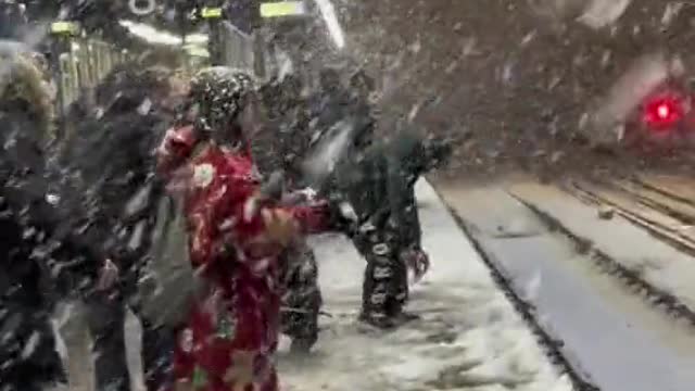 The train got delayed. #snow #london