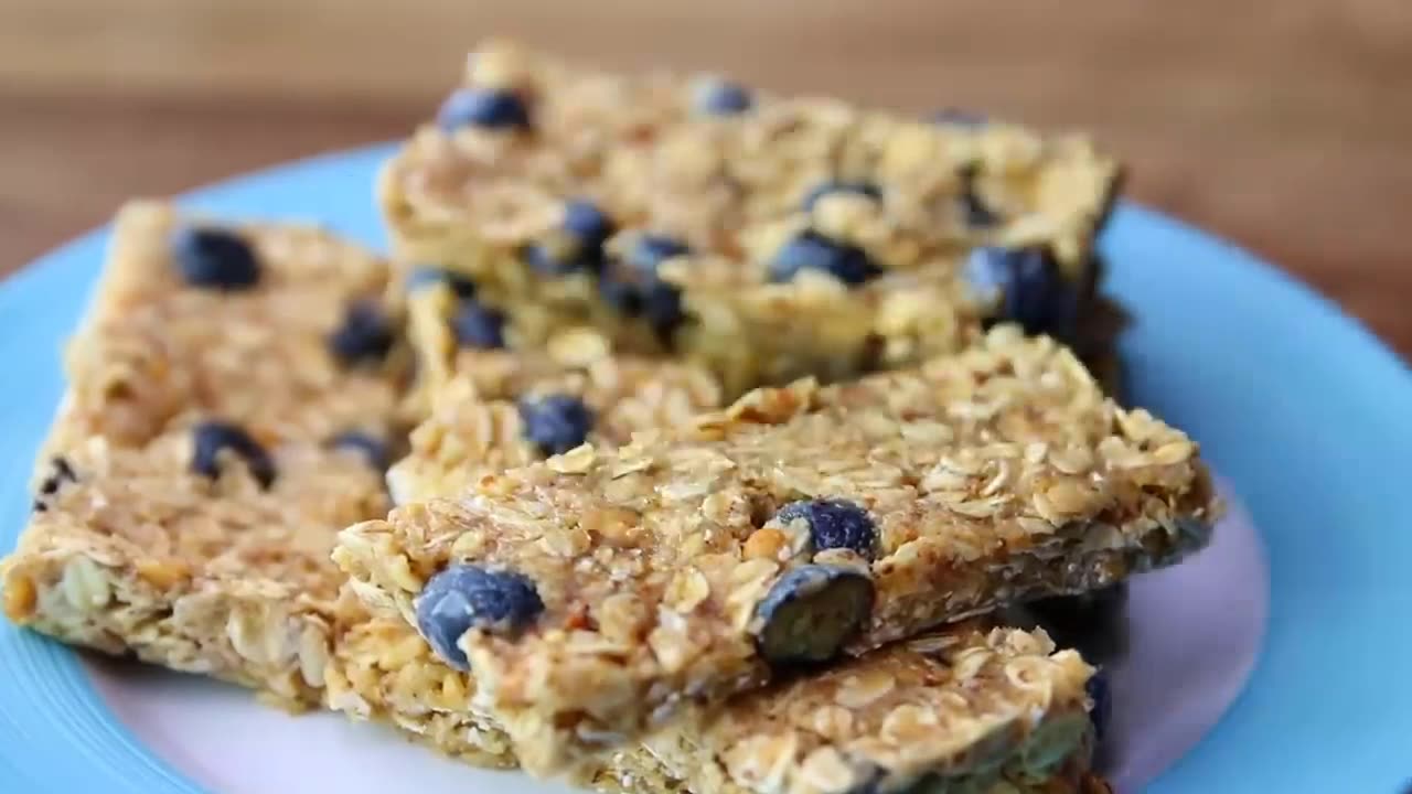 Blueberry Bliss: Power-Packed Homemade Protein Bars Recipe