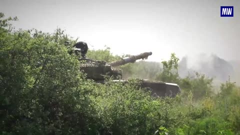 Russian tankmen destroying militants in the Kupyansk direction