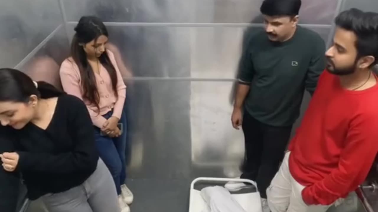 Dead body in life must watch video ,lift prank part 4