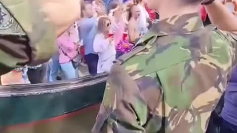 Εικόνες από Amsterdam… Παρέλαση “περηφάνειας” ! Παρέλαση ντροπής, όχι περηφάνιας...