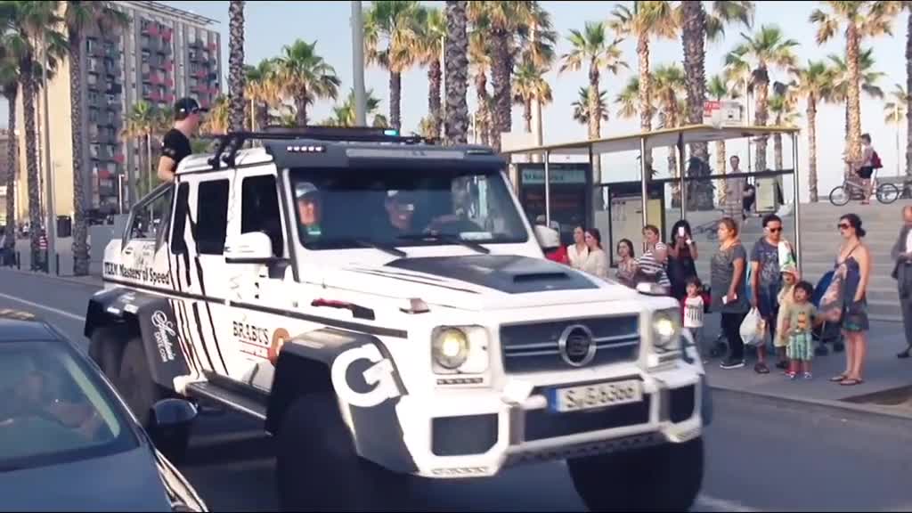 The G63 AMG of Mercedes Benz that drives 6 meters faster is refitted into Babos 700 6x6