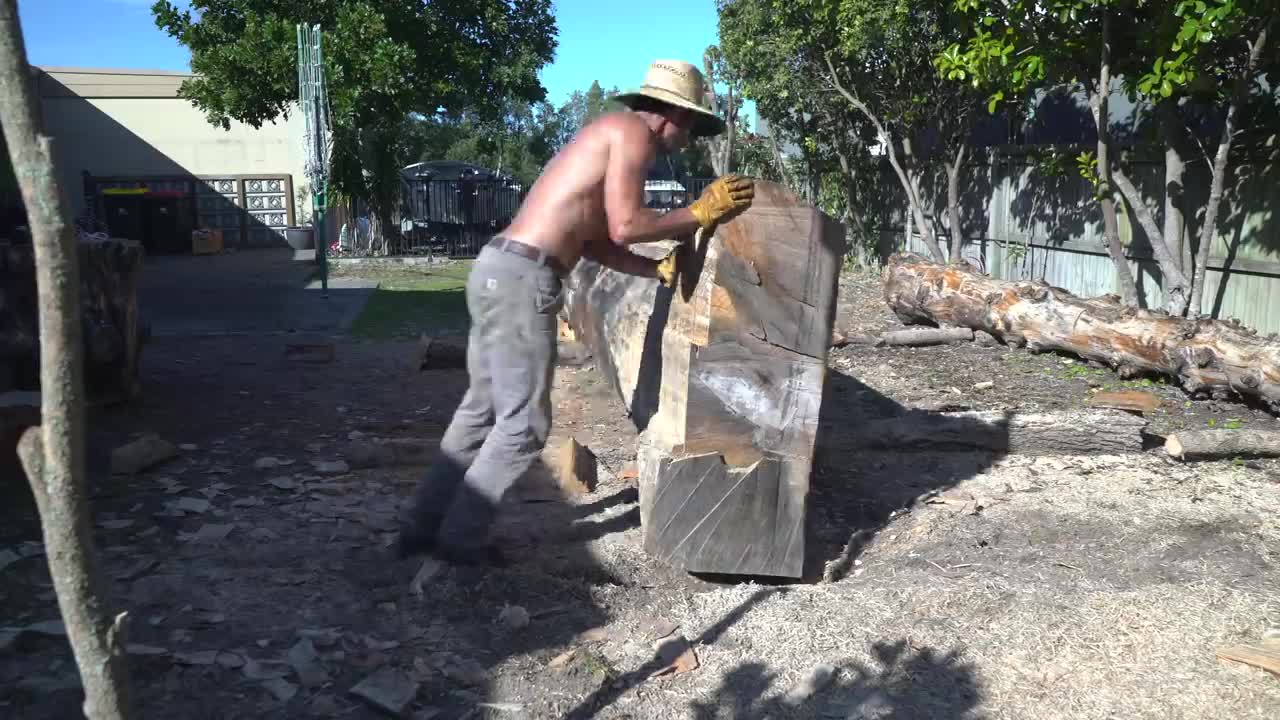 DUGOUT CANOE BUILD - Timelapse, by Outbackmike