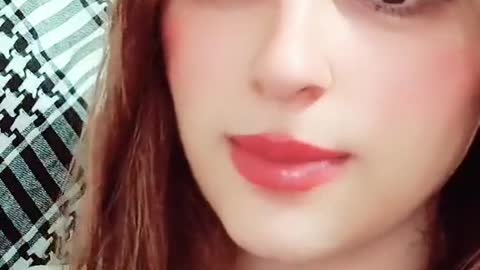 Eres una princesa bella y tiene unos ojos bellos 😍😍