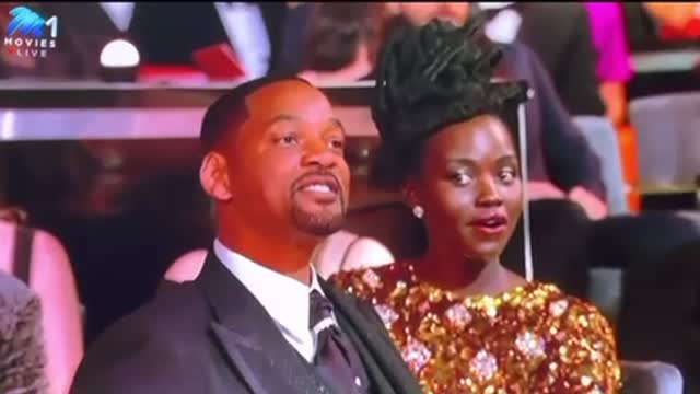 Wow! Hollywood At It’s Best! Will Smith PUNCHES Chris Rock! 😳