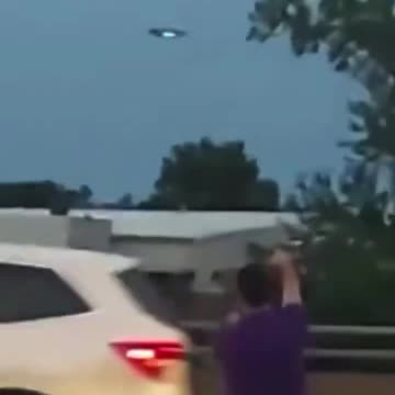 Omfg!!! This DRONE sightings in the skies of New JERSEY is in broad daylight!