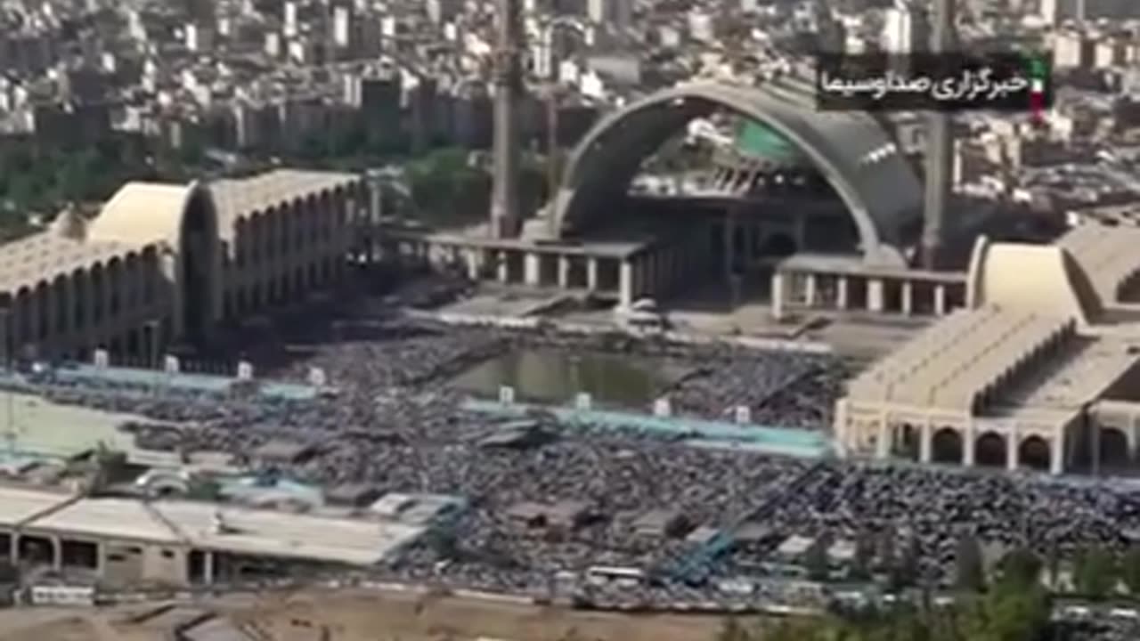 Iranian people show up for prayer in capitol