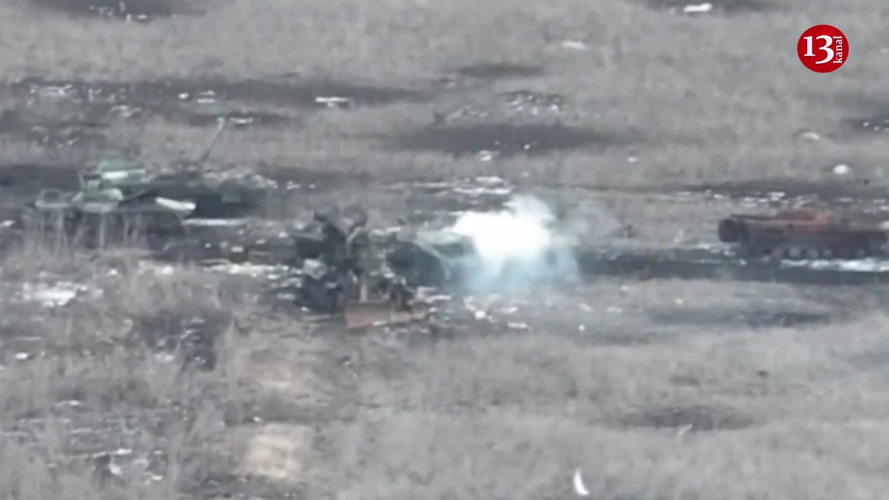 Large convoy of Russian vehicles advancing towards Ugledar ambushed - dozens of vehicles destroyed