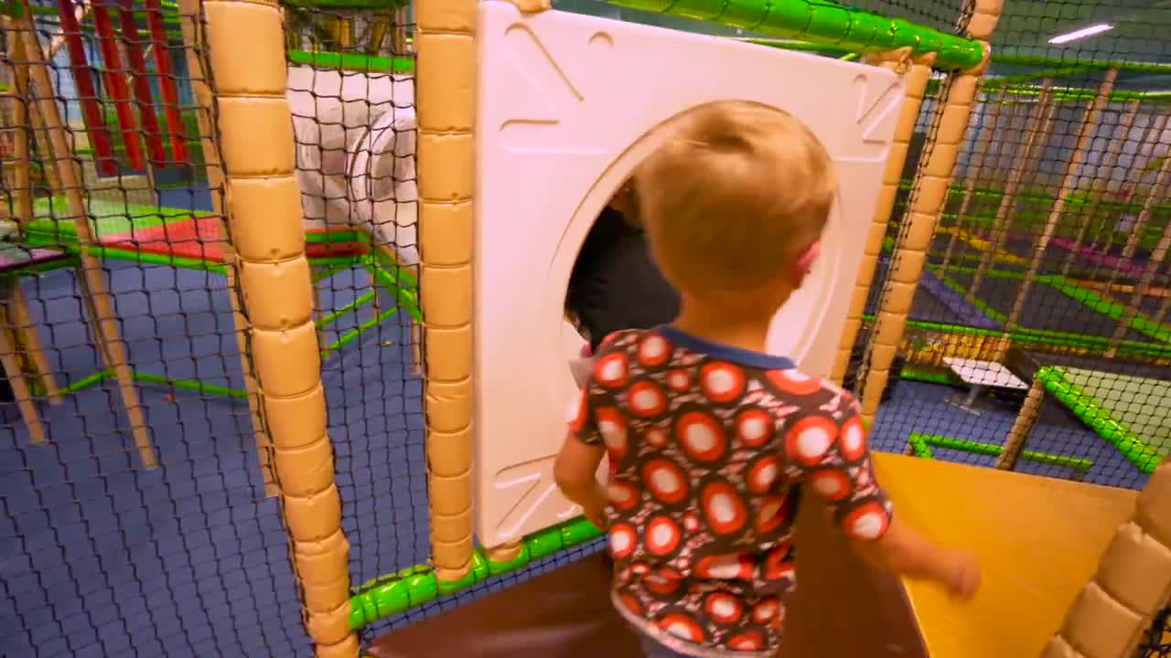 Fun Indoor Playground for Family and Kids at Leo's Lekland