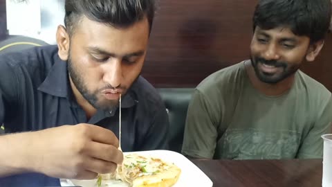 2 minute eating pizza challenge