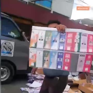 Citizens Intercept Car Carrying Fraudulent Ballots In Bolivia
