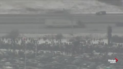 Truck convoys over the mandate