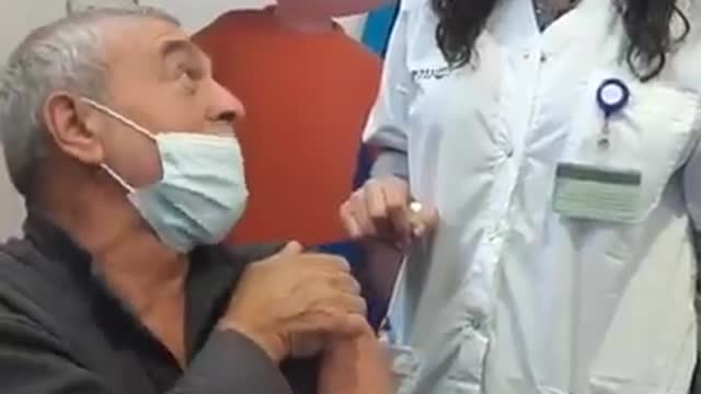 La siringa che fa tutto da sola, nemmeno devi premere.