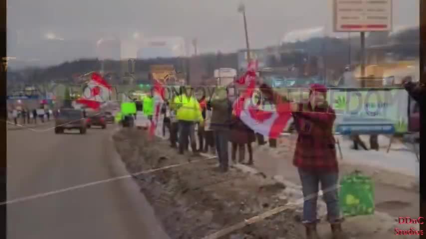 Unbelievable Convoy to Ottawa latest update #O Canada National Anthem Guitar Version #We the North