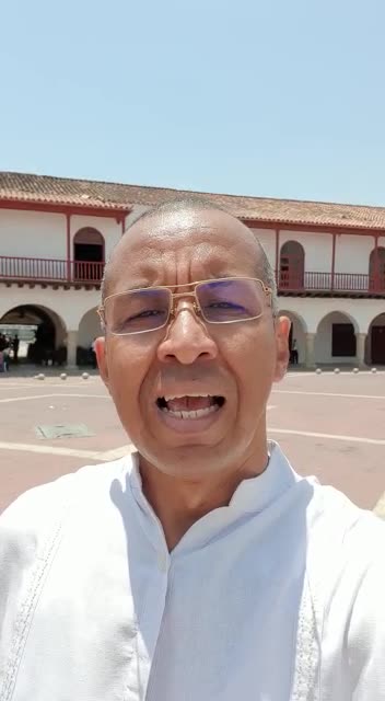 Richard Martínez sobre provincianos