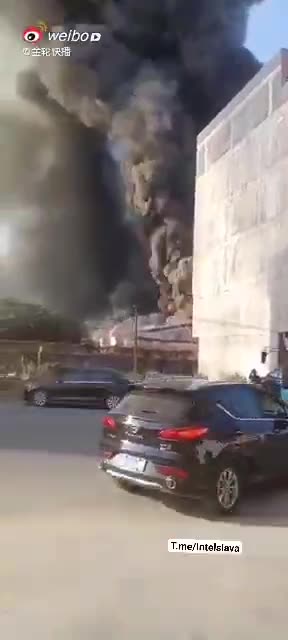 A fire broke out at an electronics factory in Qiaotou, Dongguan, China at noon on January 13