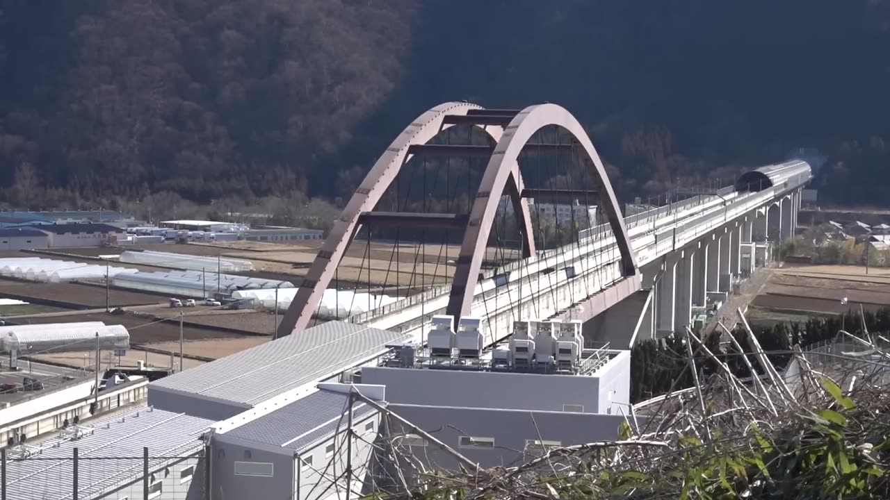 How Japan's Maglev Train Works