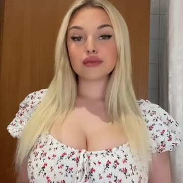 Hot TikTok Girl - Short 29