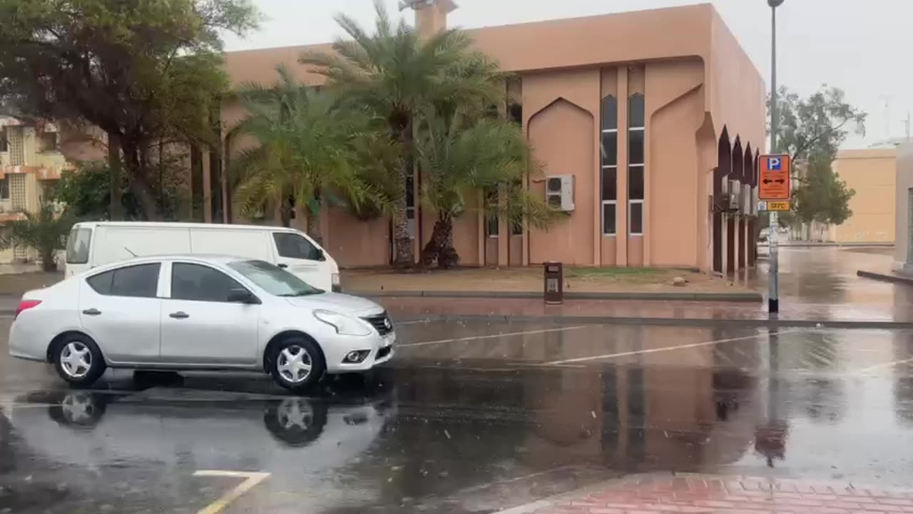 Rain in dubai