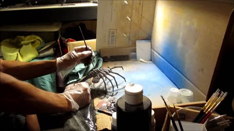 Aliens Facehugger Cryogenic Transport Capsule Lamp Theater Room Display - Hand Painting Process by KVD