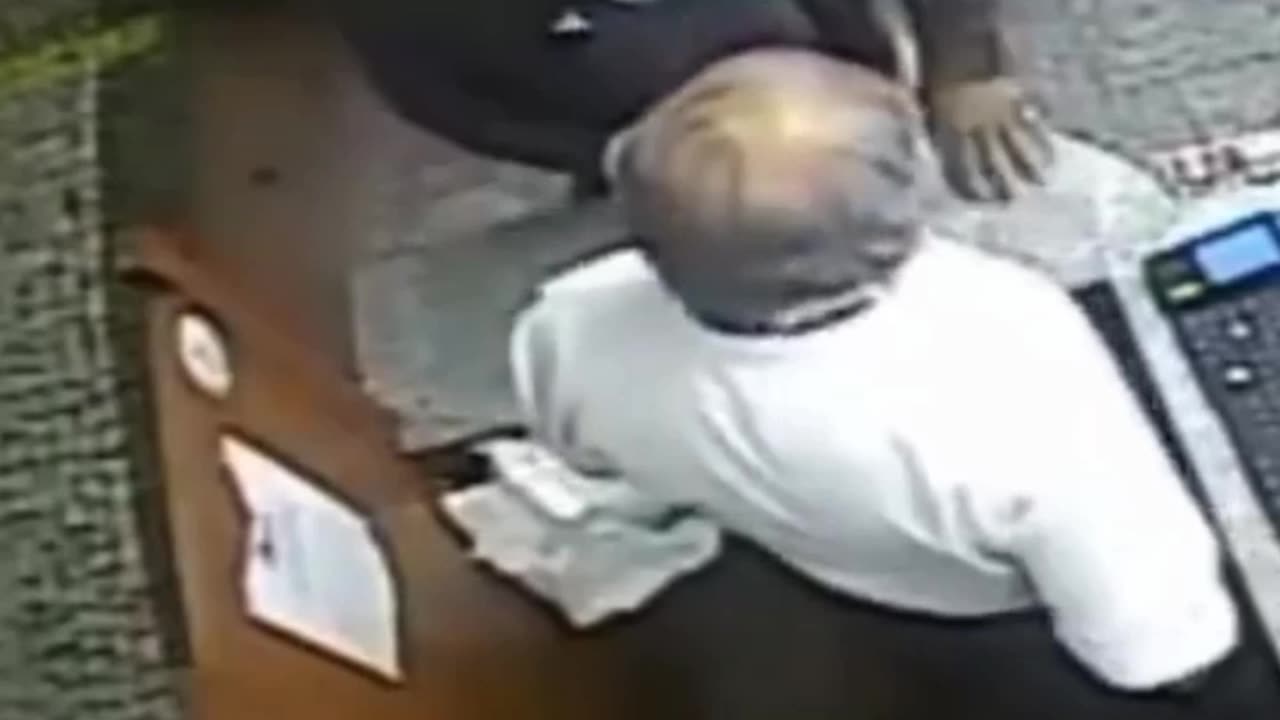 Old Man Stabs Robber