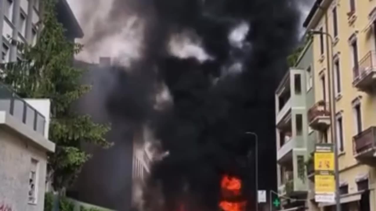 Explosion rocks central Milan: Street in flames after van carrying gas cylinders blows up