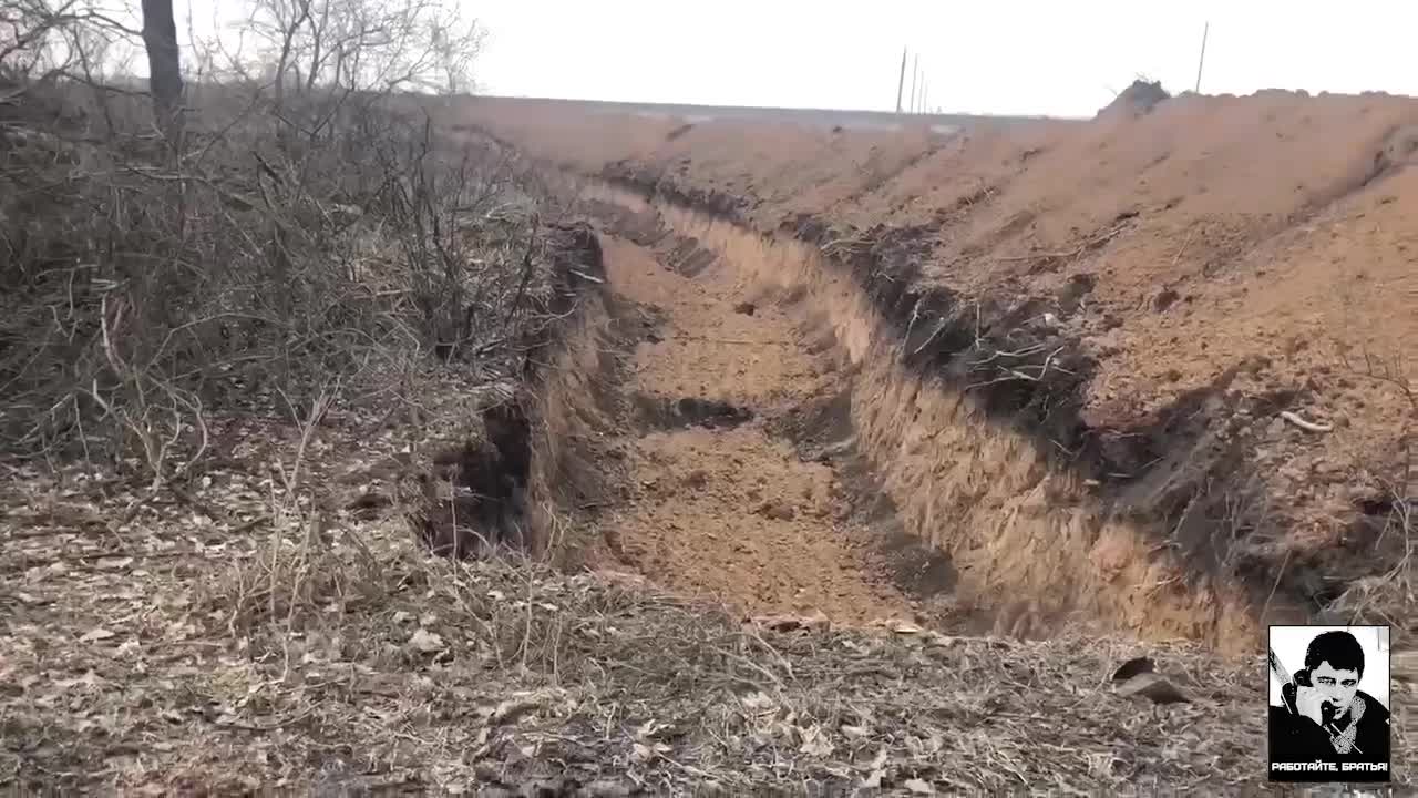 The construction of defensive structures is in full swing in the Lugansk People's Republic