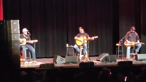 Arron Lewis Summer of 69 live Tiffin, OH!