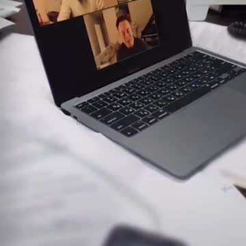 Ukrajinský prezident Volodymyr Zelenský si úřadování bez kokainu už zřejmě nedovede představit