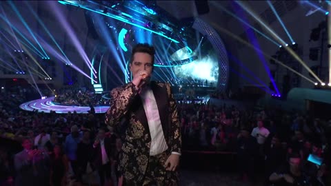 Panic! At The Disco Perform "High Hopes" Live Performance