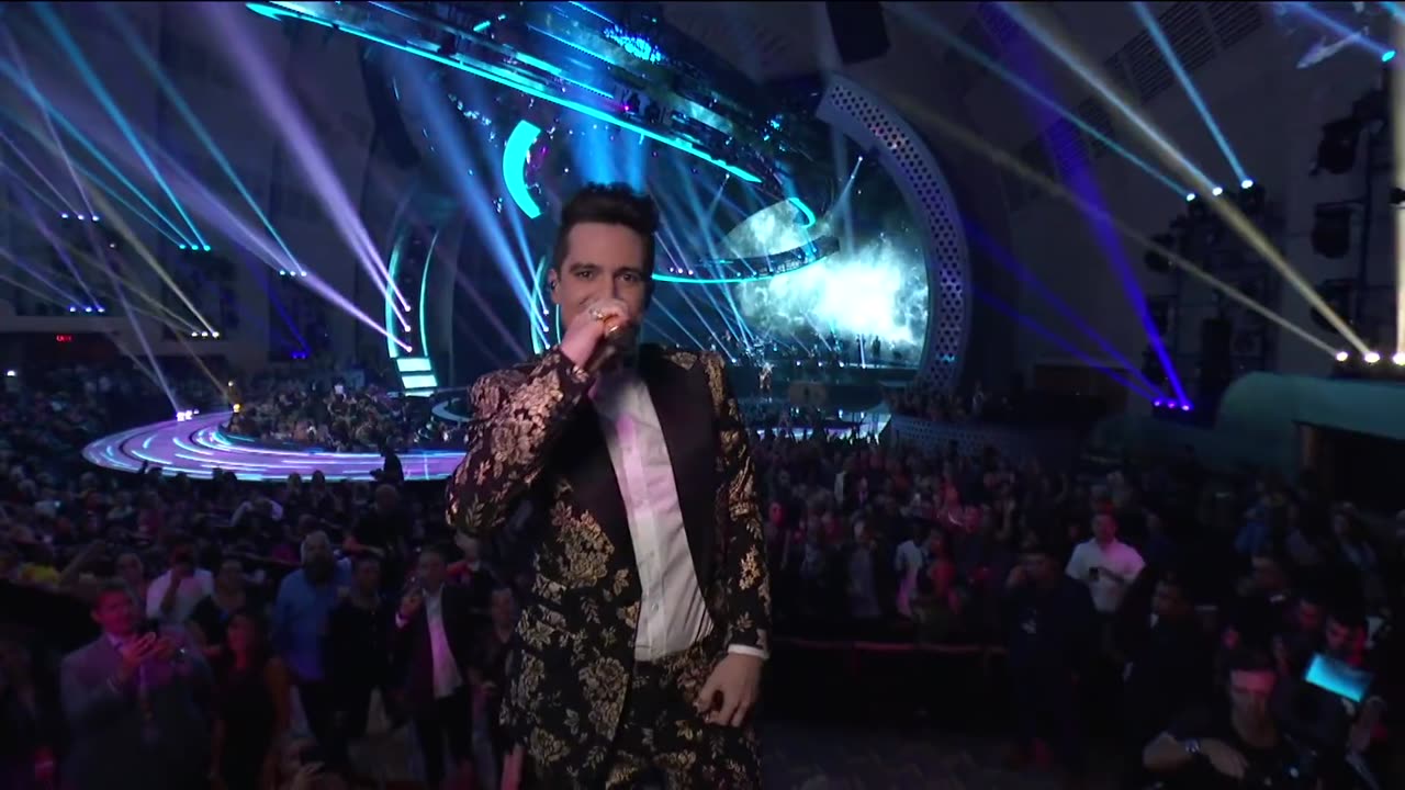 Panic! At The Disco Perform "High Hopes" Live Performance