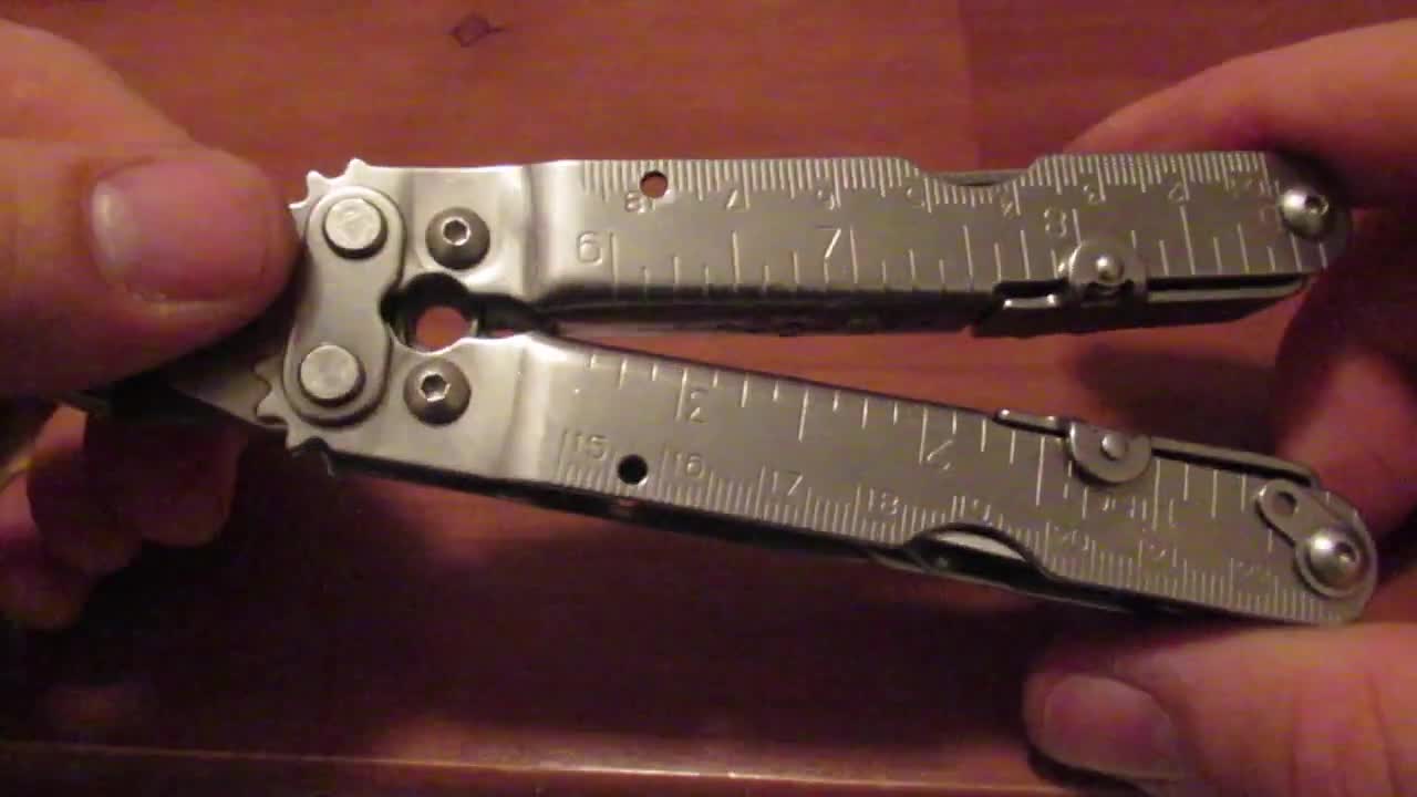 SOG Powerlock V-Cutter Multitool-Outstanding Pliers!