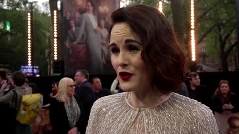 Stars of Downton Abbey attend premiere of 'A New Era'