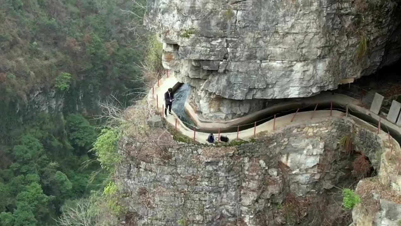 The wall-hanging canal in the deep mountains of Wulong,