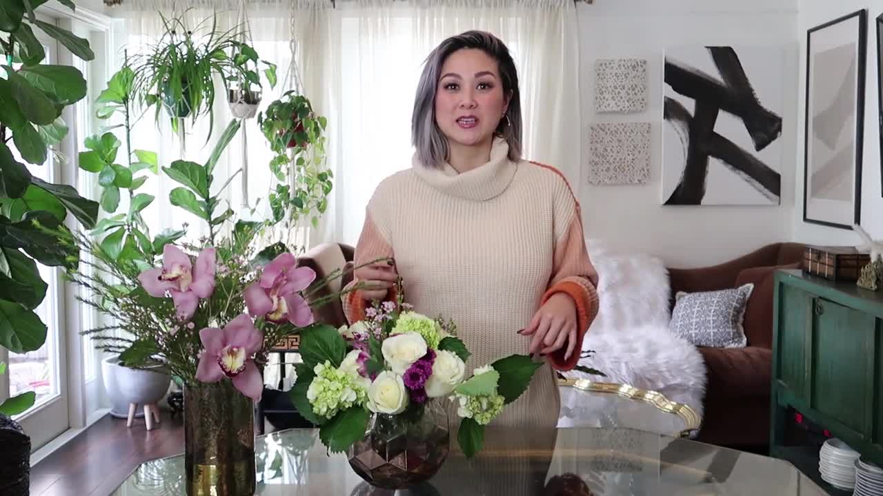 DIY FLOWER ARRANGEMENT under $30 with Grocery Store Flowers | Julie Khuu